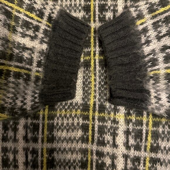 Nine west fuzzy, mock turtleneck sweater in yellow & gray plaid size large - Picture 4 of 11